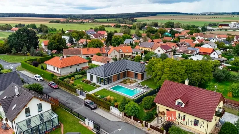 Prodej pozemku pro bydlení, Výrov - Hadačka, 1036 m2