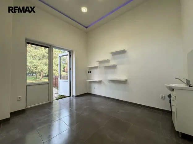 Pronájem obchodního prostoru, Olomouc - Nová Ulice, Stupkova, 11 m2