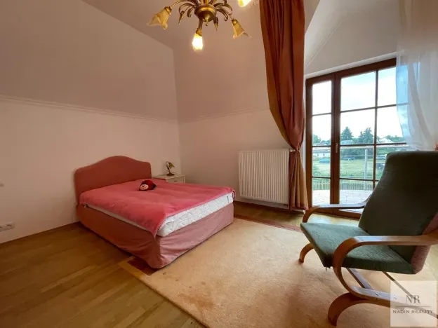 Pronájem rodinného domu, Kolová, 372 m2