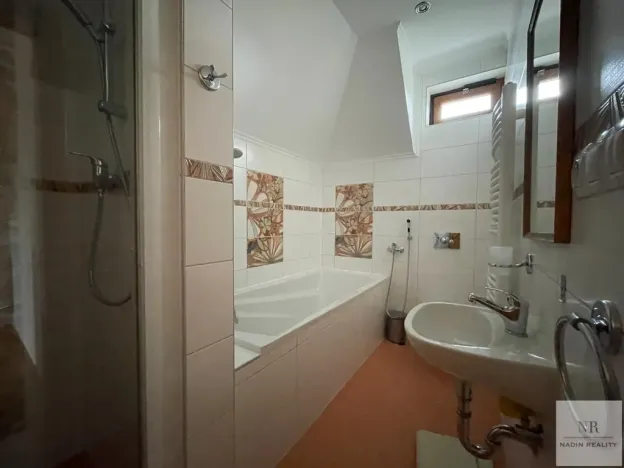 Pronájem rodinného domu, Kolová, 372 m2