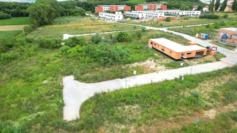 Prodej pozemku, Mikulov, Slovácké brigády, 721 m2
