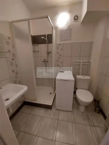 Pronájem bytu 1+kk, Praha, Kamenická, 25 m2
