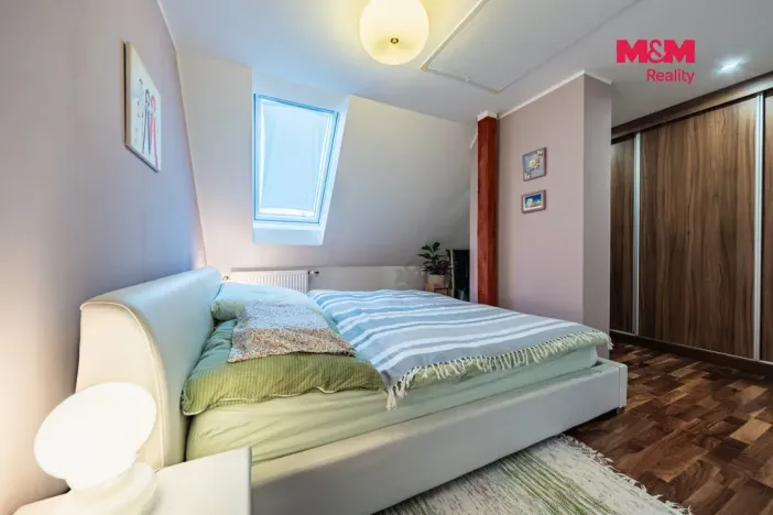 Prodej rodinného domu, Psáry - Dolní Jirčany, U Studny, 275 m2