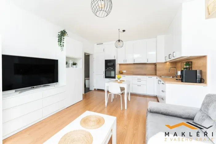 Pronájem bytu 2+kk, Praha - Hloubětín, Za černým mostem, 48 m2