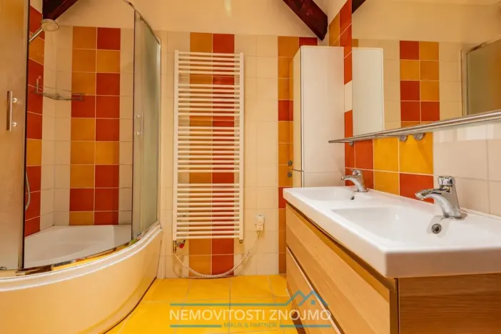 Prodej obchodního prostoru, Březí, Dunajovická, 630 m2