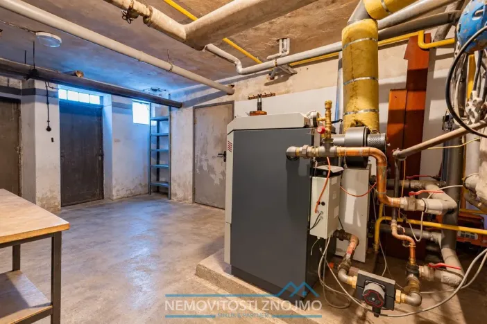 Prodej obchodního prostoru, Březí, Dunajovická, 630 m2