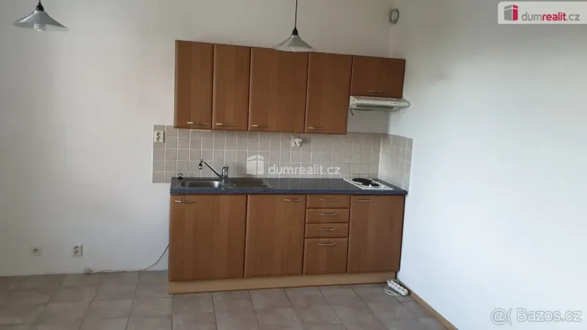 Pronájem bytu 1+kk, Praha - Hostivař, Pražská, 27 m2