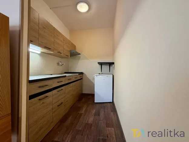 Pronájem bytu 1+kk, Orlová, Květinová, 31 m2