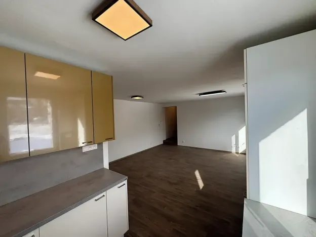 Pronájem bytu 3+kk, Praha, Únorová, 73 m2