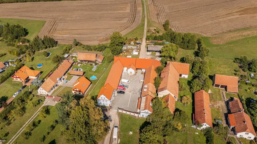 Pronájem skladu, Dolní Roveň - Horní Roveň, 3580 m2