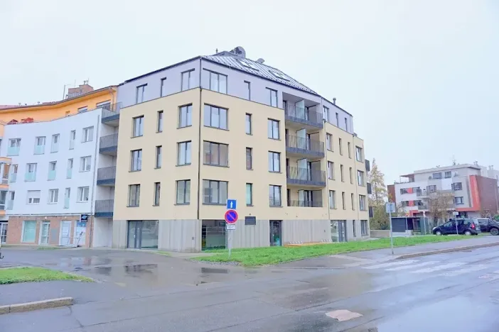Pronájem bytu 2+kk, Praha - Suchdol, Suchdolské náměstí, 48 m2