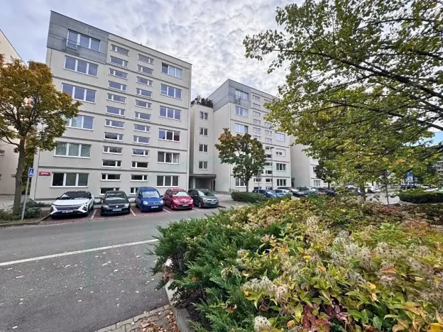 Pronájem bytu 2+kk, Praha - Strašnice, Názovská, 59 m2