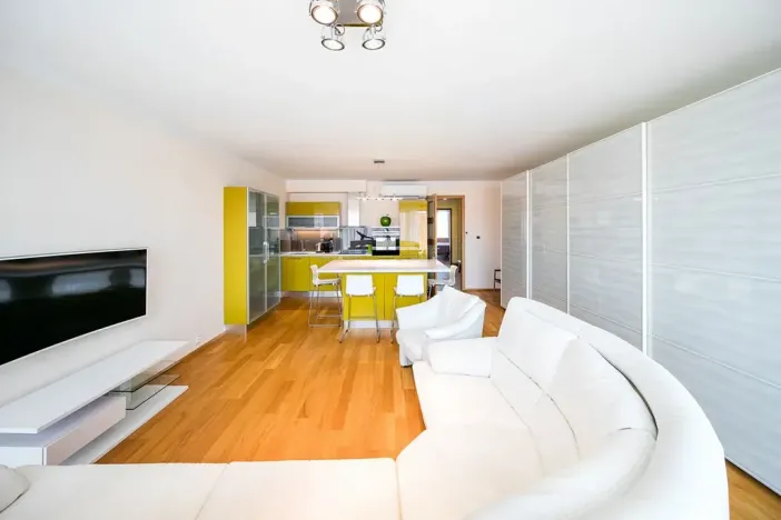 Pronájem bytu 3+kk, Praha - Holešovice, Komunardů, 88 m2