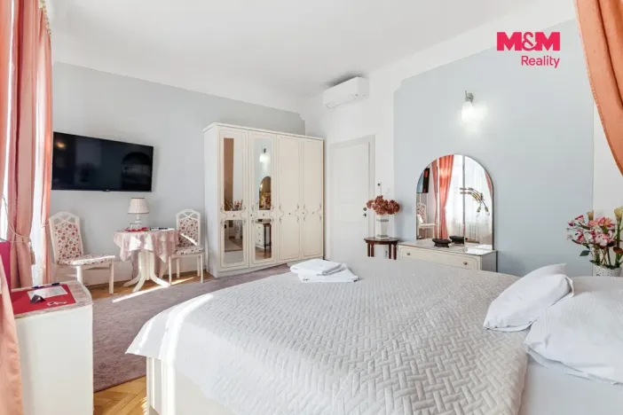 Prodej ubytování, Mladá Boleslav - Mladá Boleslav II, Českobratrské náměstí, 961 m2