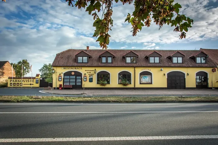 Prodej ubytování, Břežany I, 400 m2