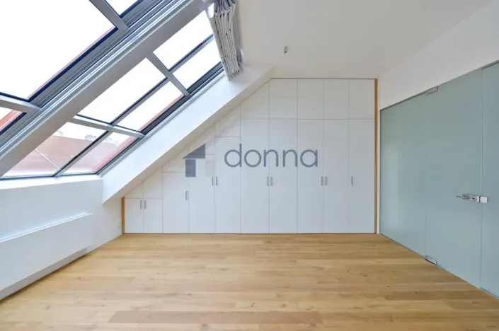 Pronájem bytu 4+kk, Praha, Laubova, 203 m2
