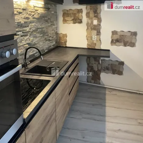 Pronájem bytu 2+1, Děčín - Děčín I-Děčín, Křížová, 75 m2