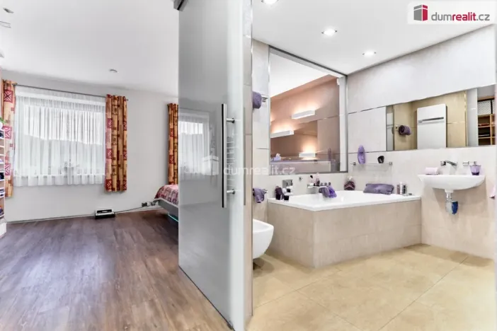 Prodej rodinného domu, Děčín - Děčín XXXIII-Nebočady, Vítězství, 296 m2