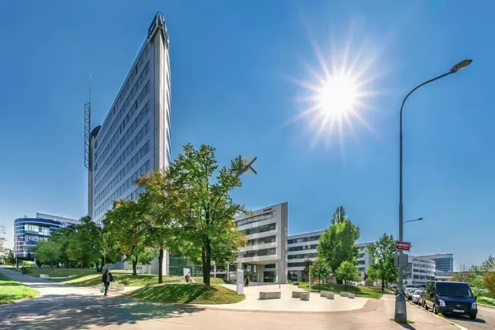 Pronájem kanceláře, Praha - Nusle, Na hřebenech II, 1282 m2