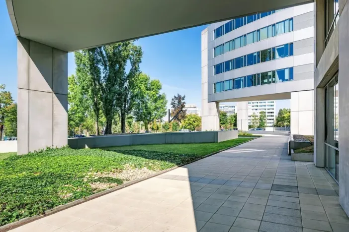Pronájem kanceláře, Praha - Nusle, Na hřebenech II, 1282 m2