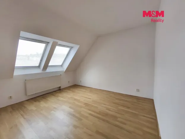 Pronájem bytu 3+1, Praha - Hloubětín, V Novém Hloubětíně, 162 m2