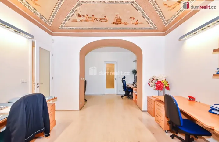 Pronájem kanceláře, Praha - Nové Město, V jirchářích, 284 m2