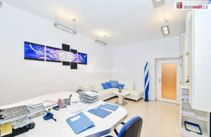 Pronájem kanceláře, Praha - Nové Město, V jirchářích, 284 m2