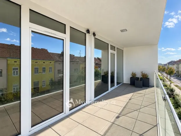 Prodej bytu 3+kk, Znojmo, Jarošova, 76 m2