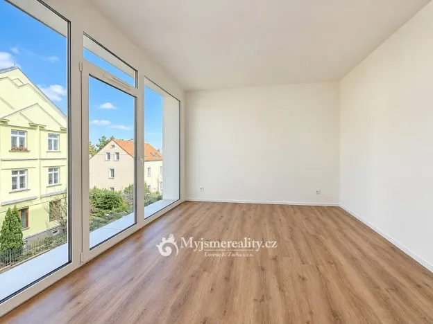 Prodej bytu 3+kk, Znojmo, Jarošova, 76 m2