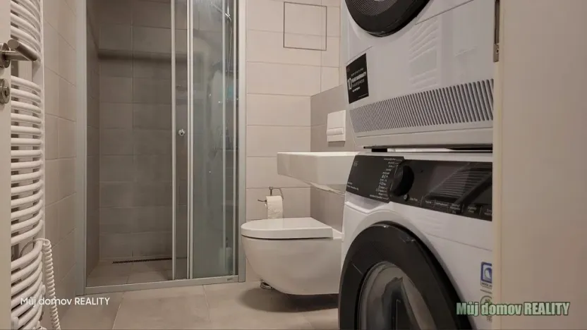 Pronájem bytu 1+kk, Praha - Modřany, Komořanská, 36 m2