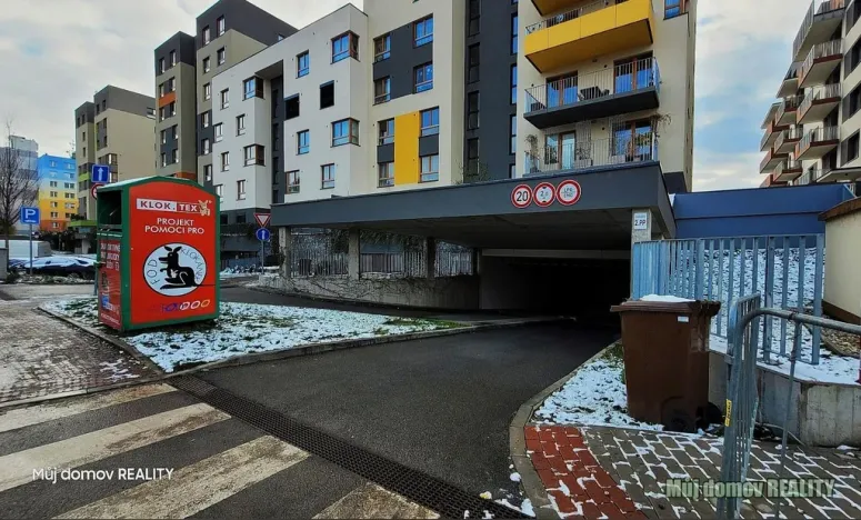 Pronájem bytu 1+kk, Praha - Modřany, Komořanská, 36 m2