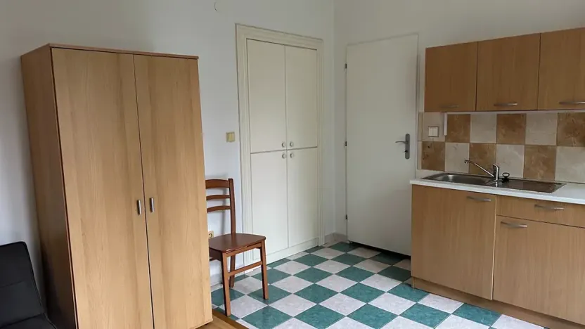 Pronájem bytu 1+kk, Průhonice, U Křížku, 35 m2