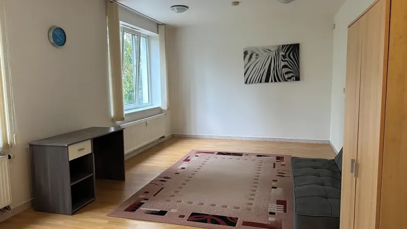 Pronájem bytu 1+kk, Průhonice, U Křížku, 35 m2