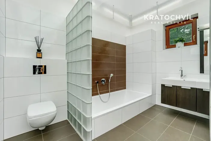 Prodej rodinného domu, Praha - Velká Chuchle, U bažantnice, 674 m2