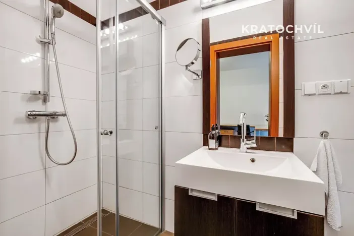Prodej rodinného domu, Praha - Velká Chuchle, U bažantnice, 674 m2