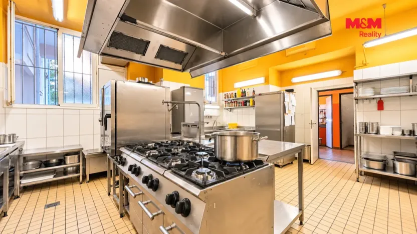 Pronájem restaurace, Praha - Krč, Pacovská, 324 m2