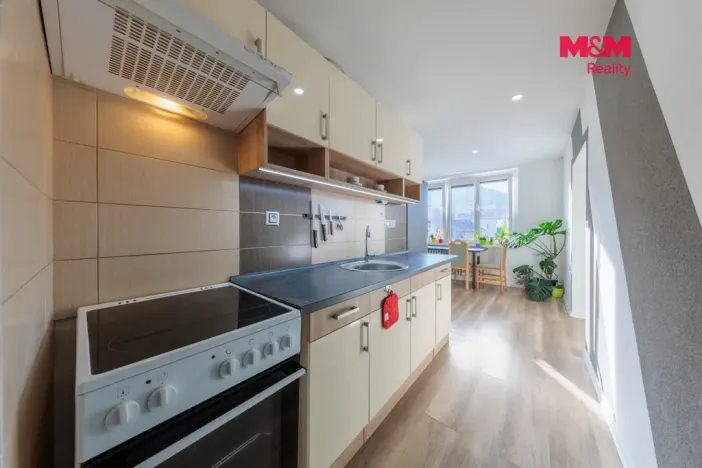 Pronájem bytu 2+kk, Karlovy Vary - Drahovice, Vrchlického, 40 m2