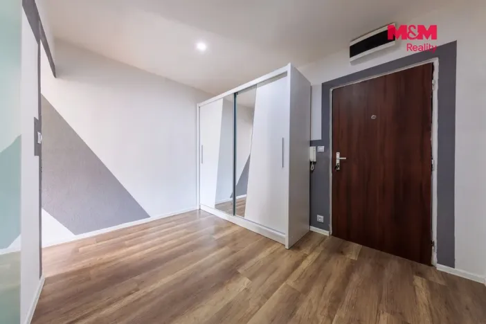 Pronájem bytu 2+kk, Karlovy Vary - Drahovice, Vrchlického, 40 m2