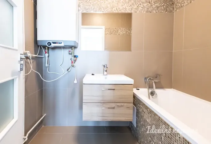 Pronájem bytu 2+kk, Praha - Libeň, Zenklova, 49 m2