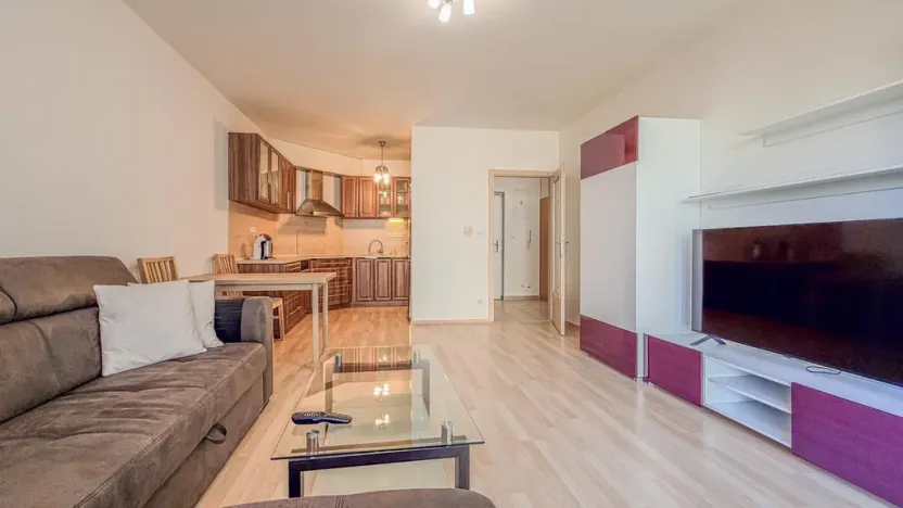 Pronájem bytu 2+kk, Praha - Vysočany, Na Harfě, 57 m2
