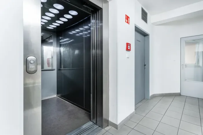 Pronájem bytu 2+kk, Praha - Vysočany, Na Harfě, 57 m2