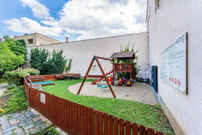 Pronájem bytu 2+kk, Praha - Vysočany, Na Harfě, 57 m2