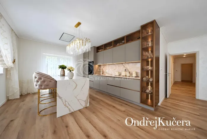 Prodej rodinného domu, Jeviněves, 200 m2
