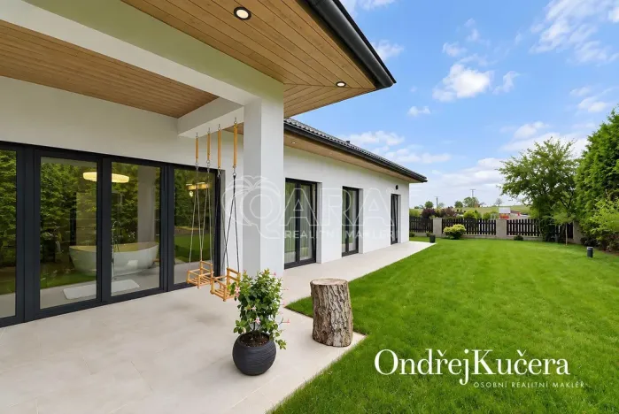 Prodej rodinného domu, Jeviněves, 200 m2