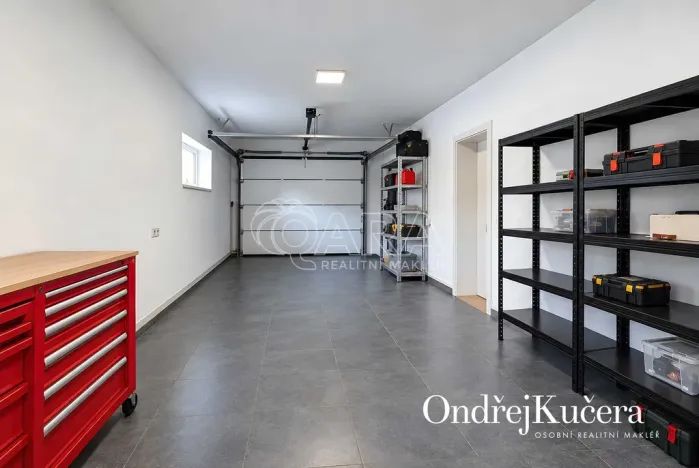 Prodej rodinného domu, Jeviněves, 200 m2