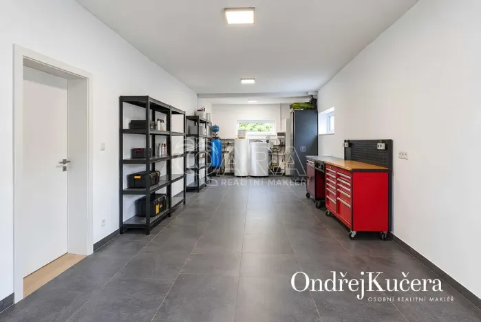 Prodej rodinného domu, Jeviněves, 200 m2
