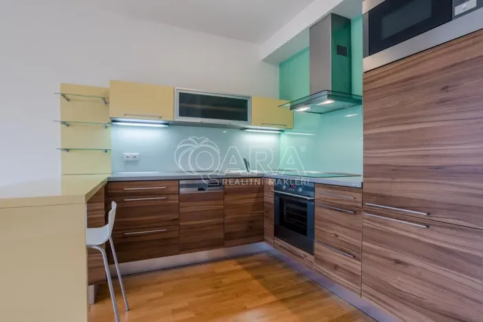 Pronájem bytu 2+kk, Dolní Břežany, U Náměstí, 57 m2