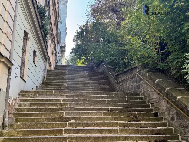 Prodej bytu 2+kk, Karlovy Vary, Moravská, 43 m2