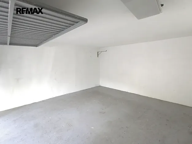 Prodej garáže, Praha - Podolí, 27 m2