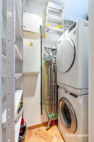 Pronájem bytu 2+kk, Praha - Holešovice, V přístavu, 64 m2
